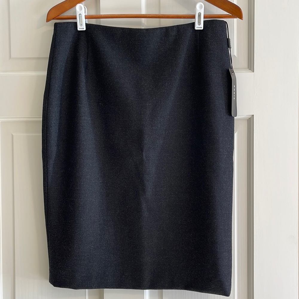 NWT Akris wool charcoal skirt size 8